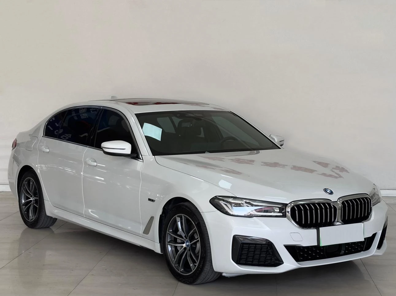 BMW 5 Series PHEV 535Le Pioneer Edition M Sport Package