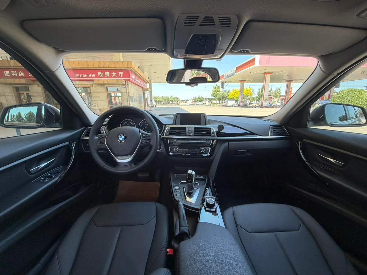 BMW 3 Series 320Li - interior
