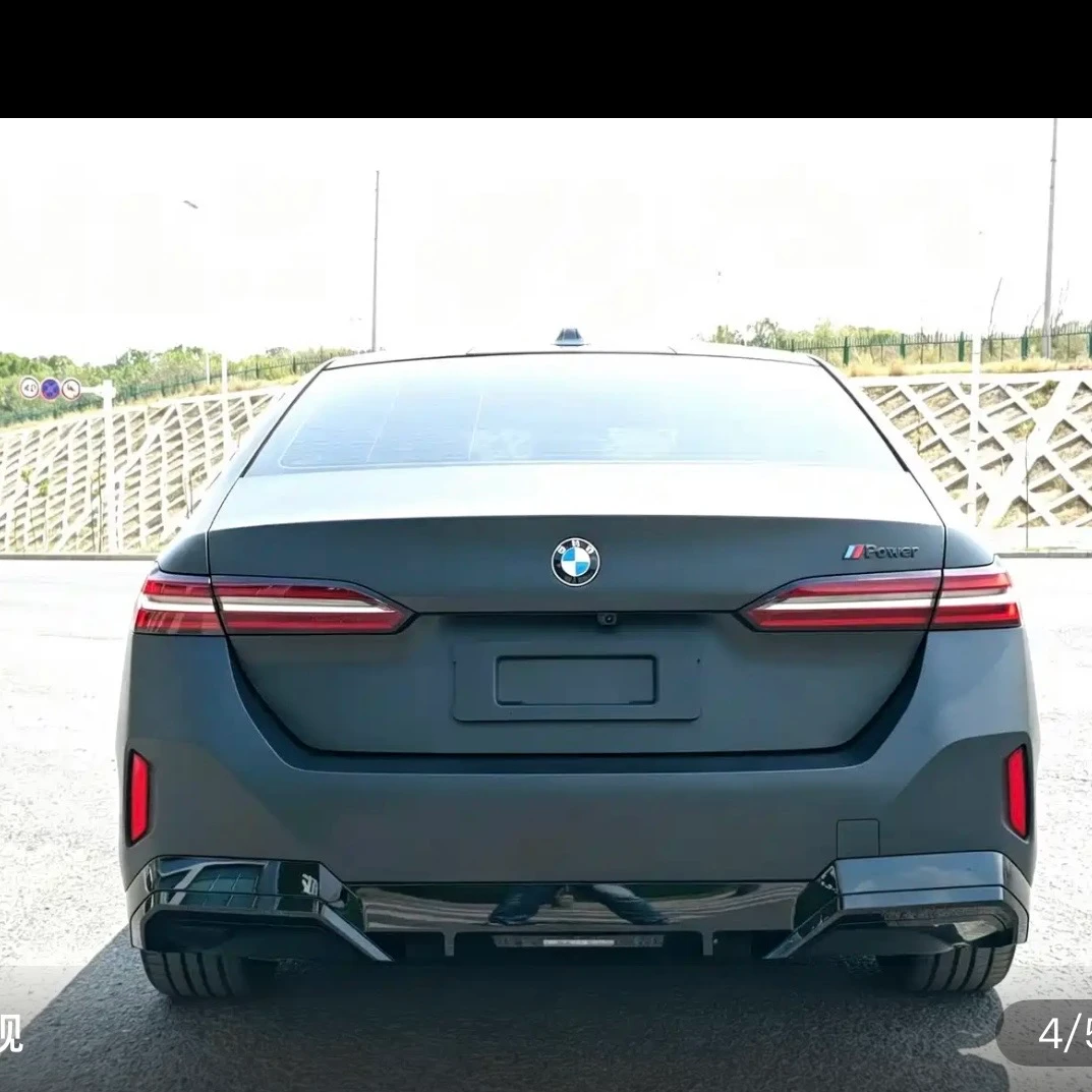 BMW 530i Leading - exterior