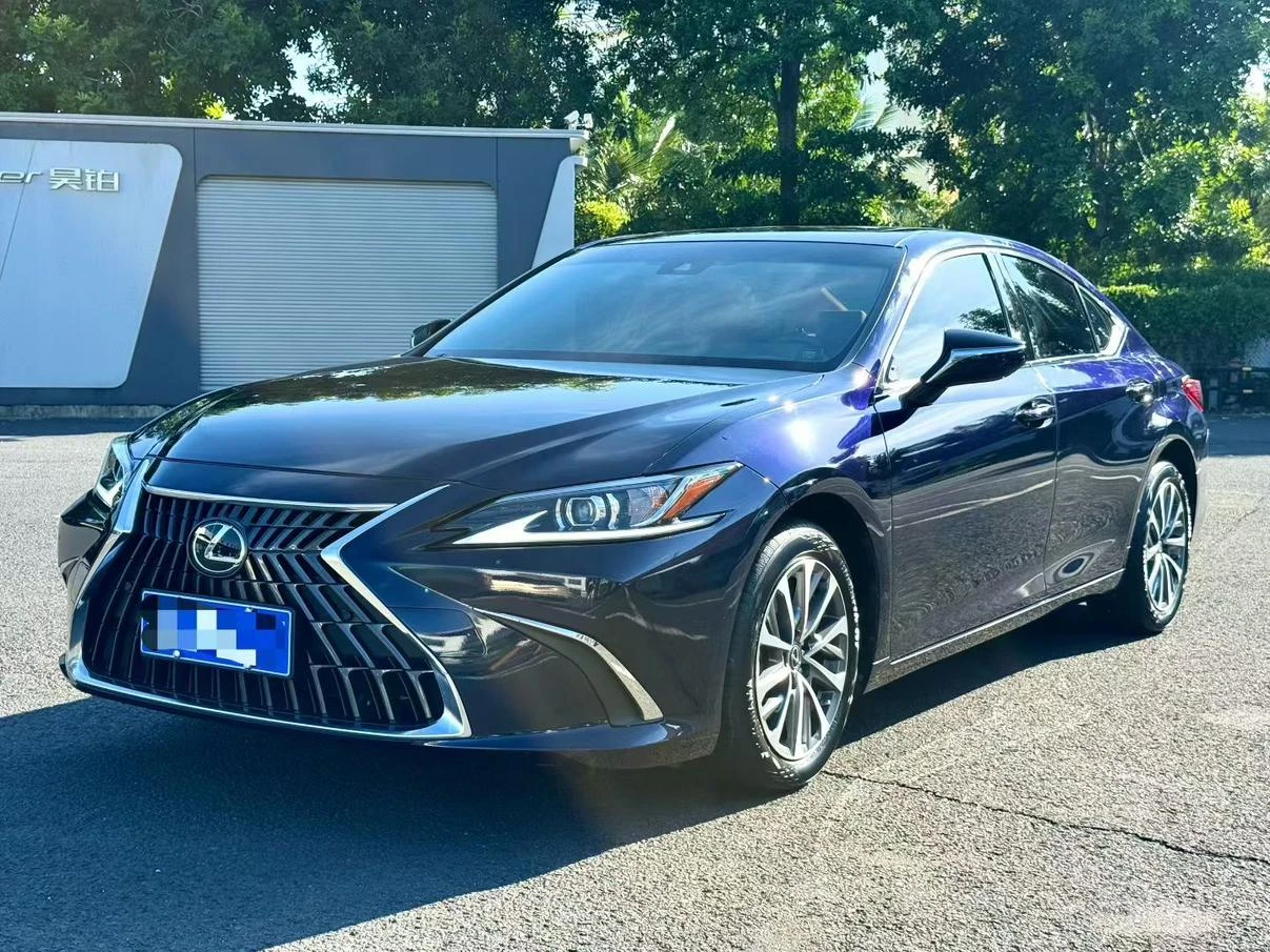 Lexus ES 200 Excellence Edition