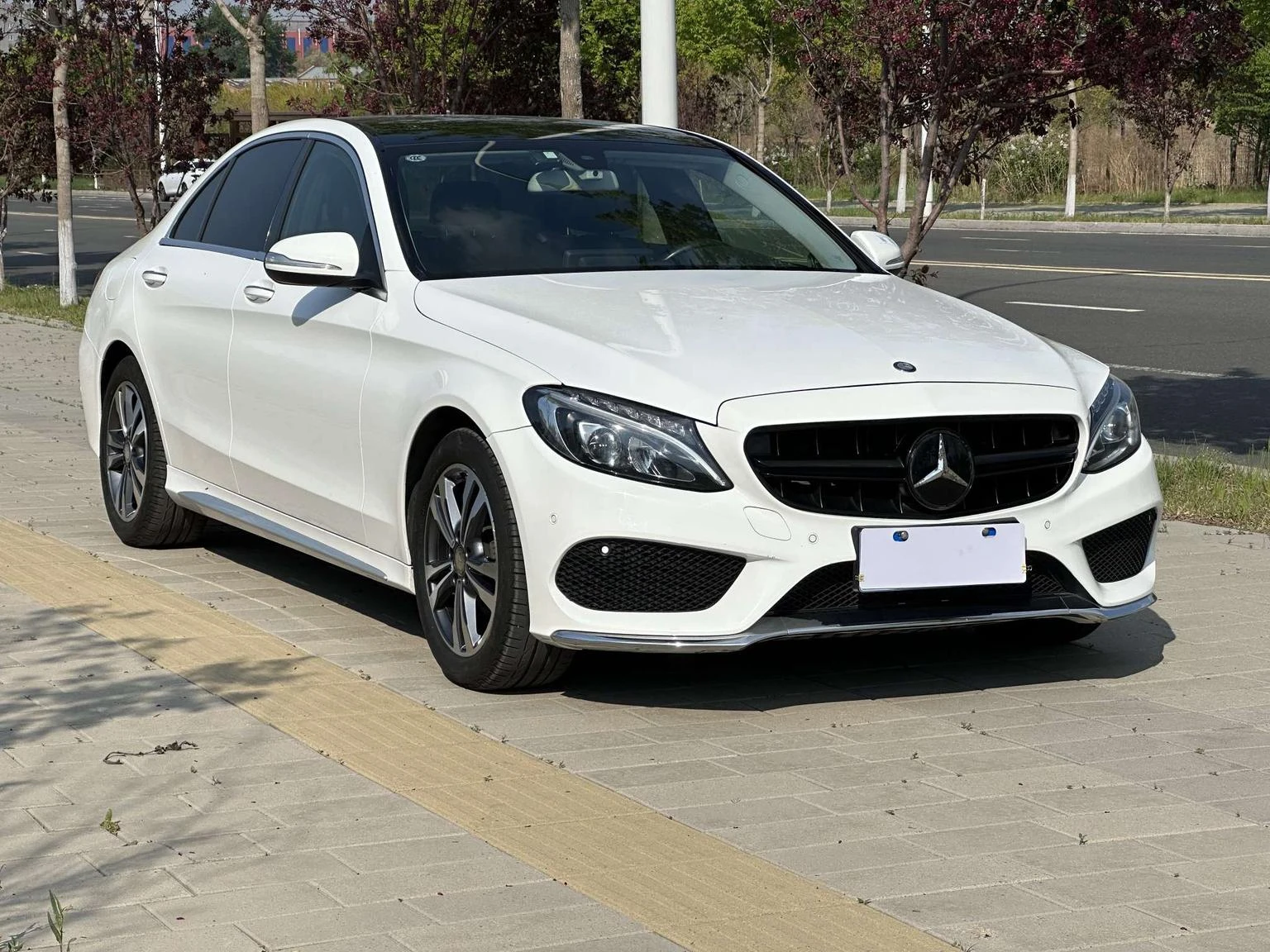 Mercedes-Benz C 200 L Sport - exterior