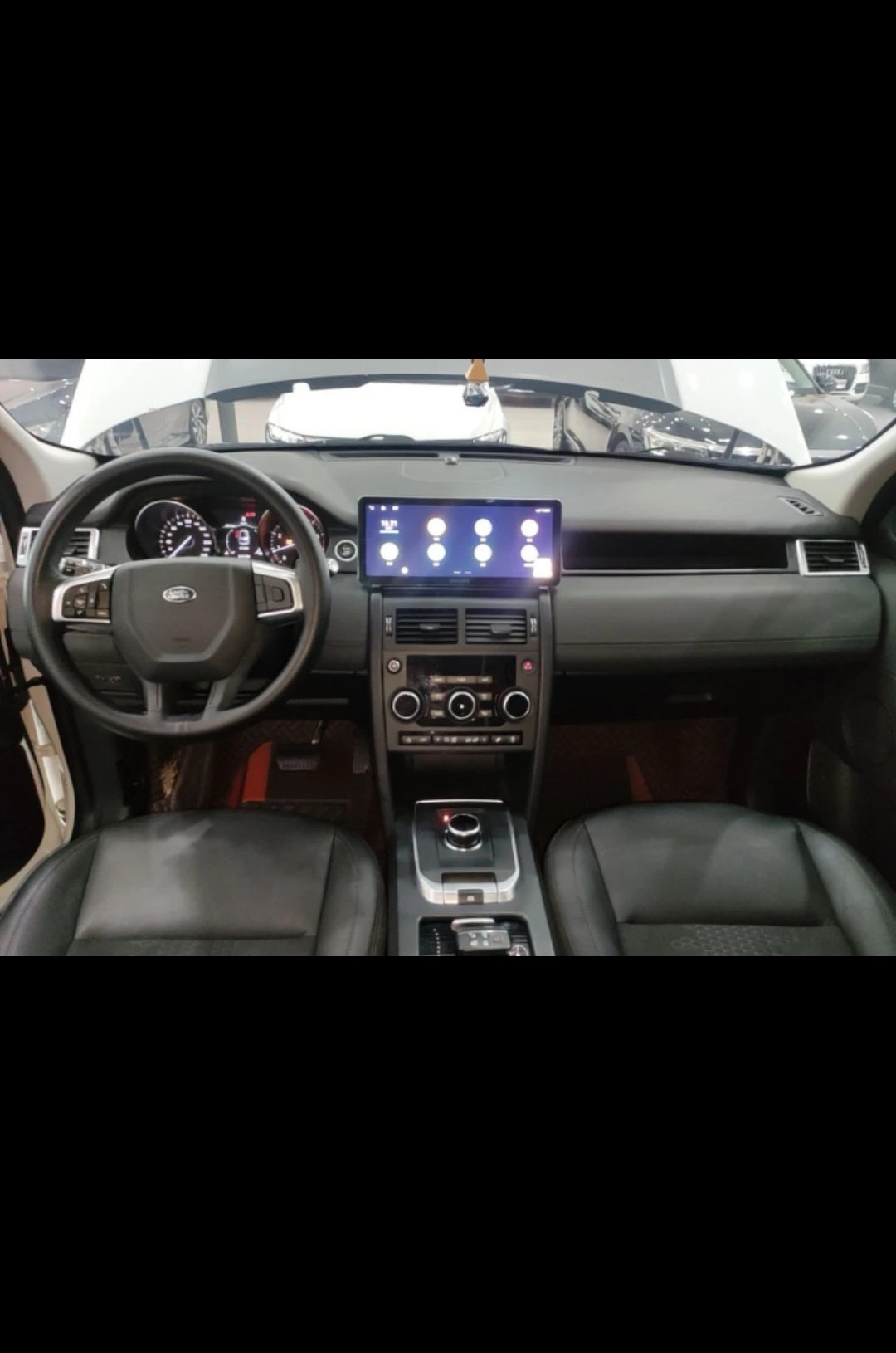 Land Rover Discovery Sport - interior