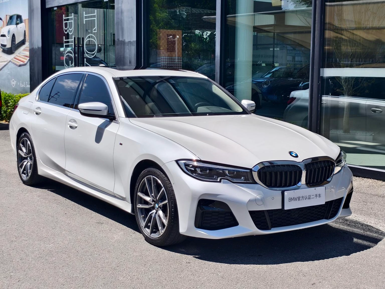 BMW 3 Series 325Li Facelift M Sport - exterior