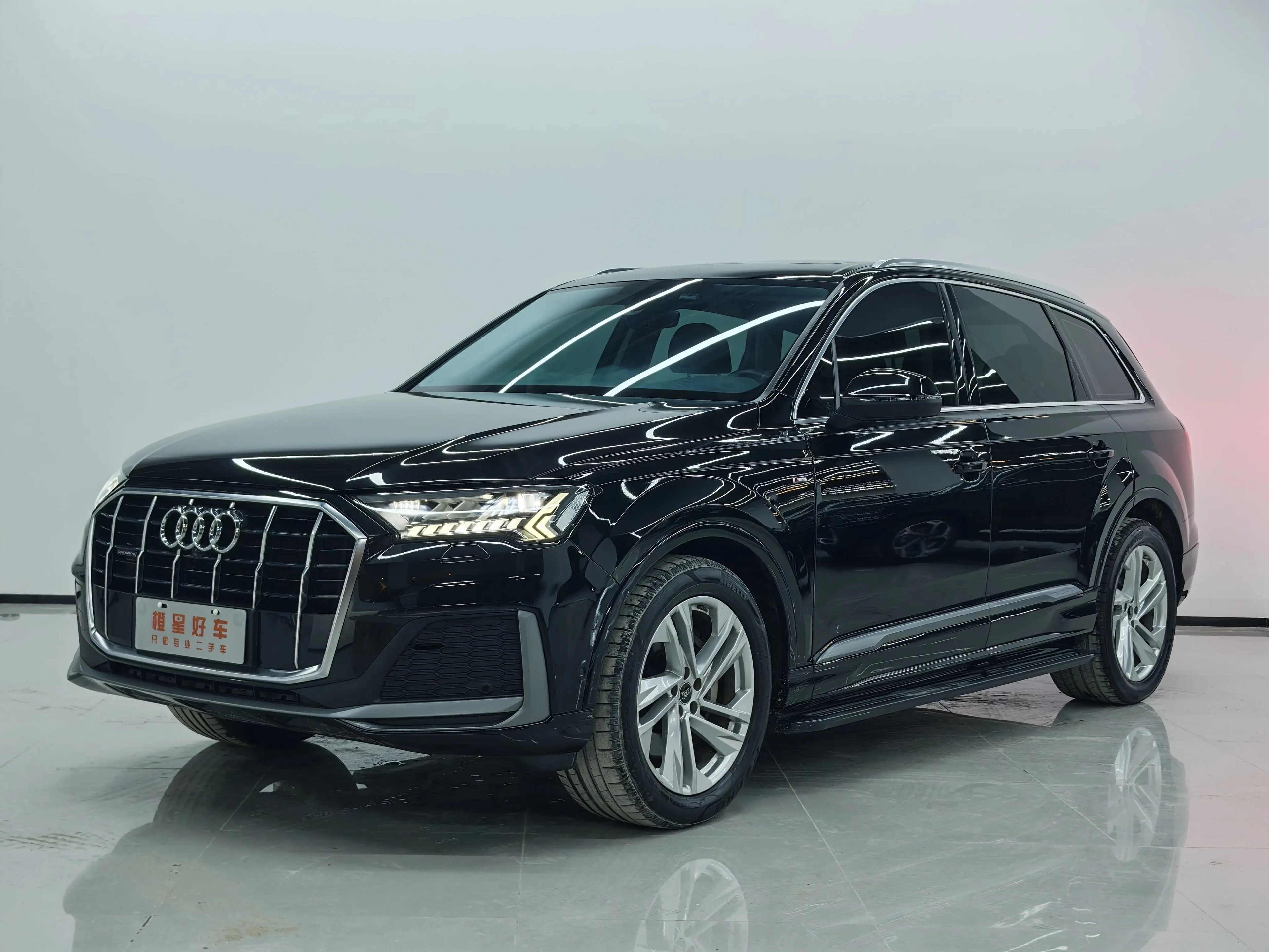 Audi Q7 45 TFSI Sport Trim