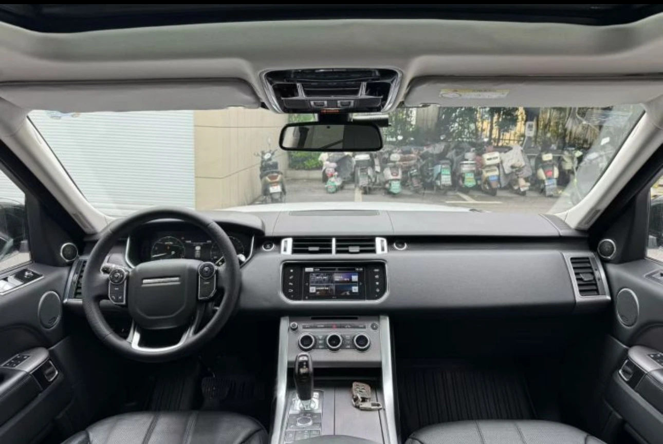 Land Rover Range Rover Sport  - interior