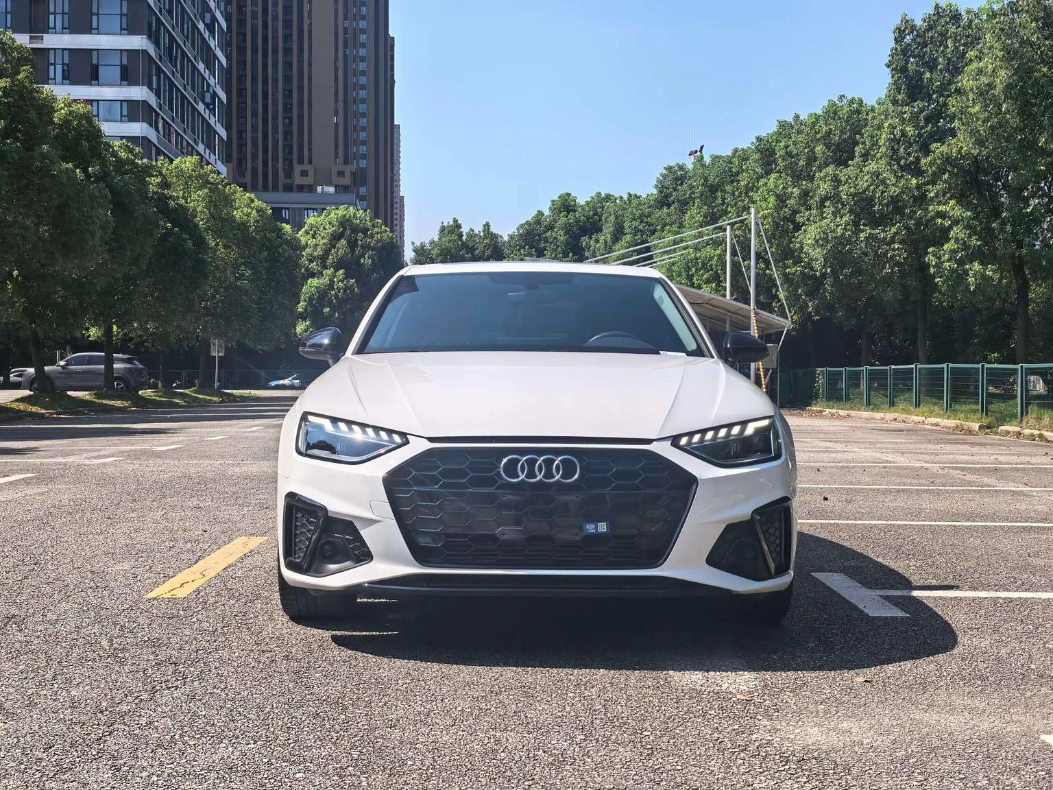 Audi A4L 40 T FSI - exterior