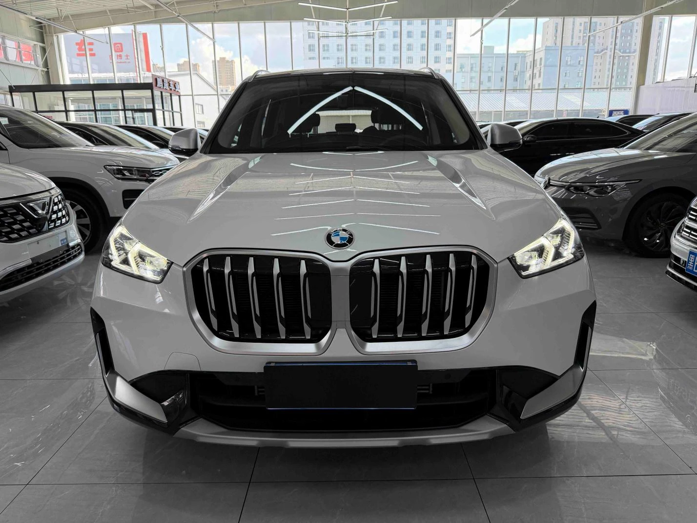 BMW X1 sDrive20Li  - exterior