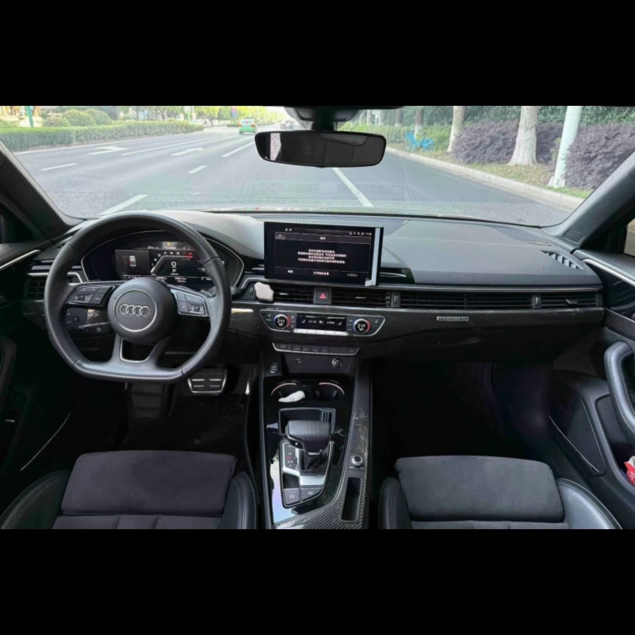 Audi A4L  45 - interior