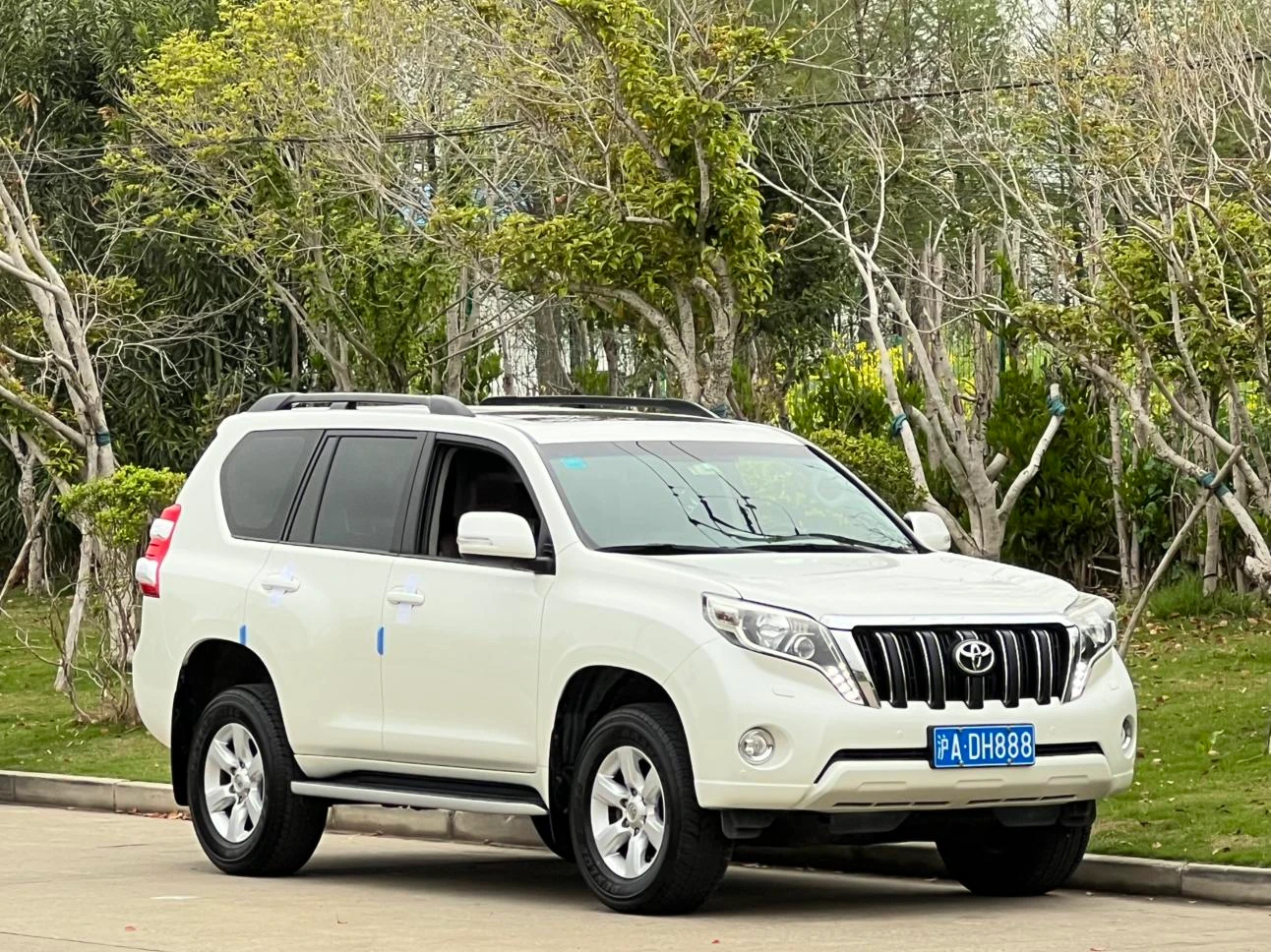 Toyota Prado - exterior