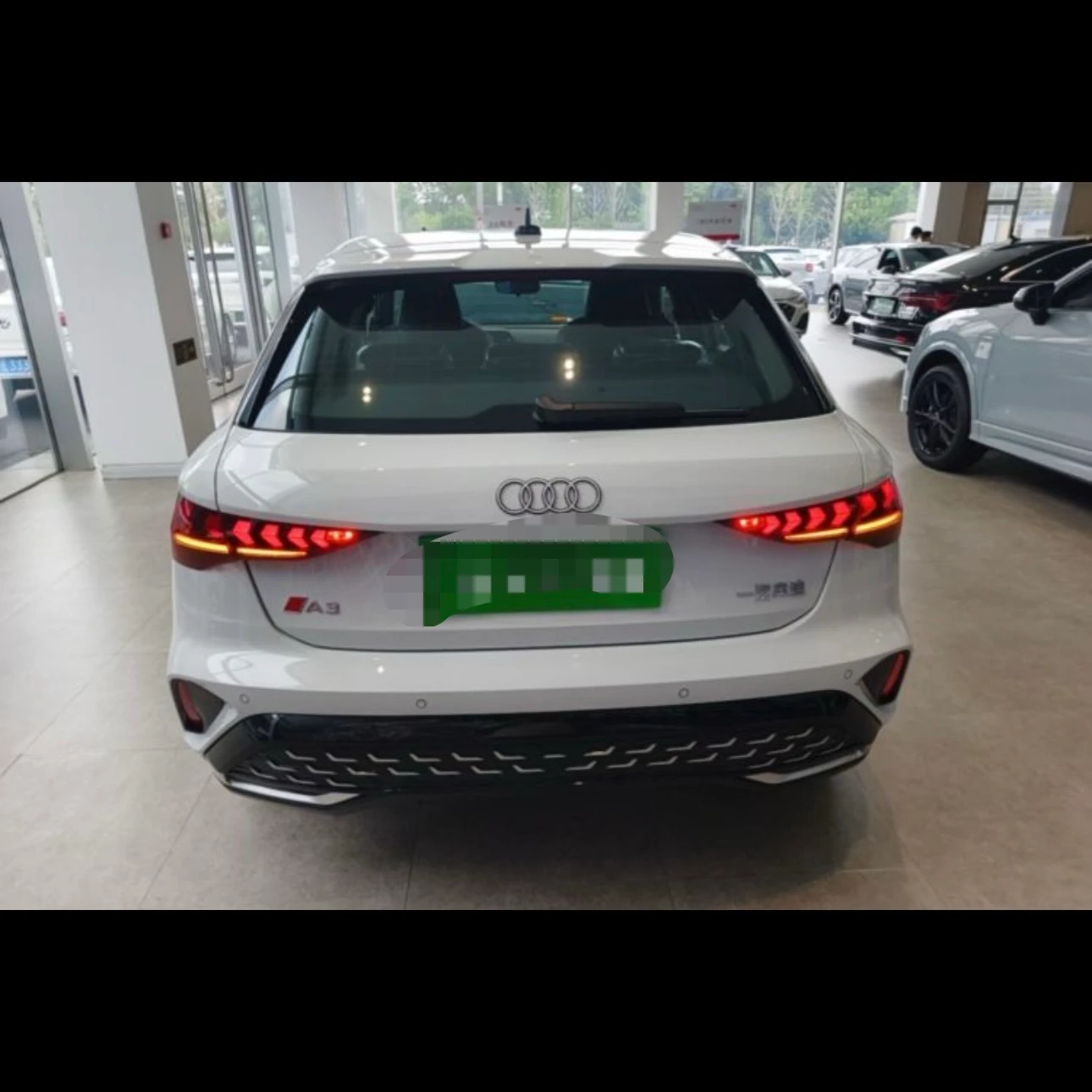 Audi A3L Flying Deluxe 35 - exterior