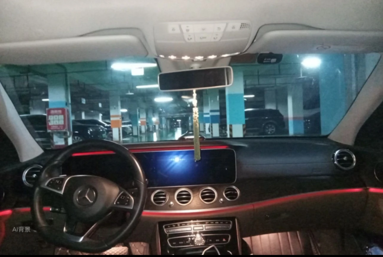 Mercedes-Benz 300L Sport  - interior