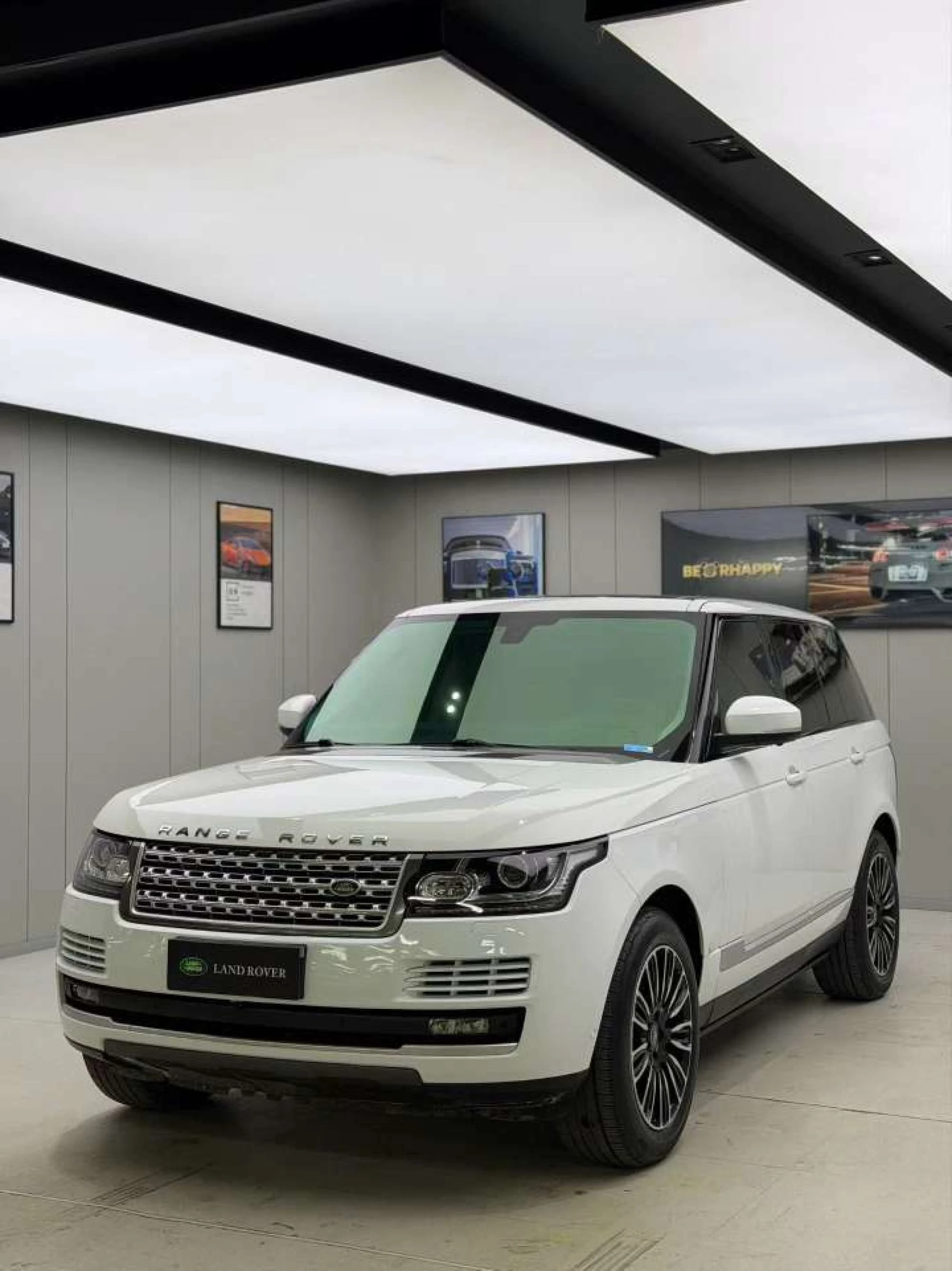 Land Rover Range Rover 3.0L SC V6 Vogue