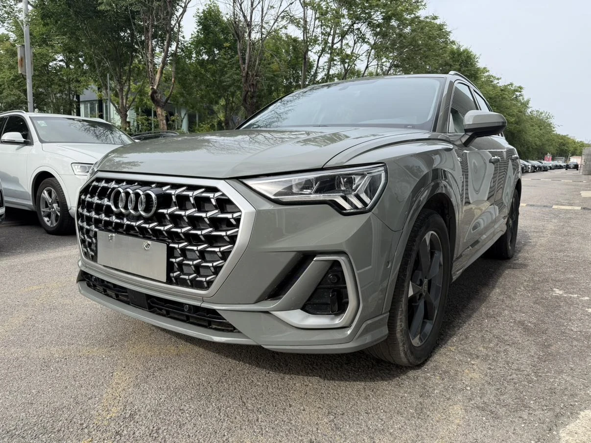 Audi Q3 35 TFSI Fashion Dynamic (1.5T)