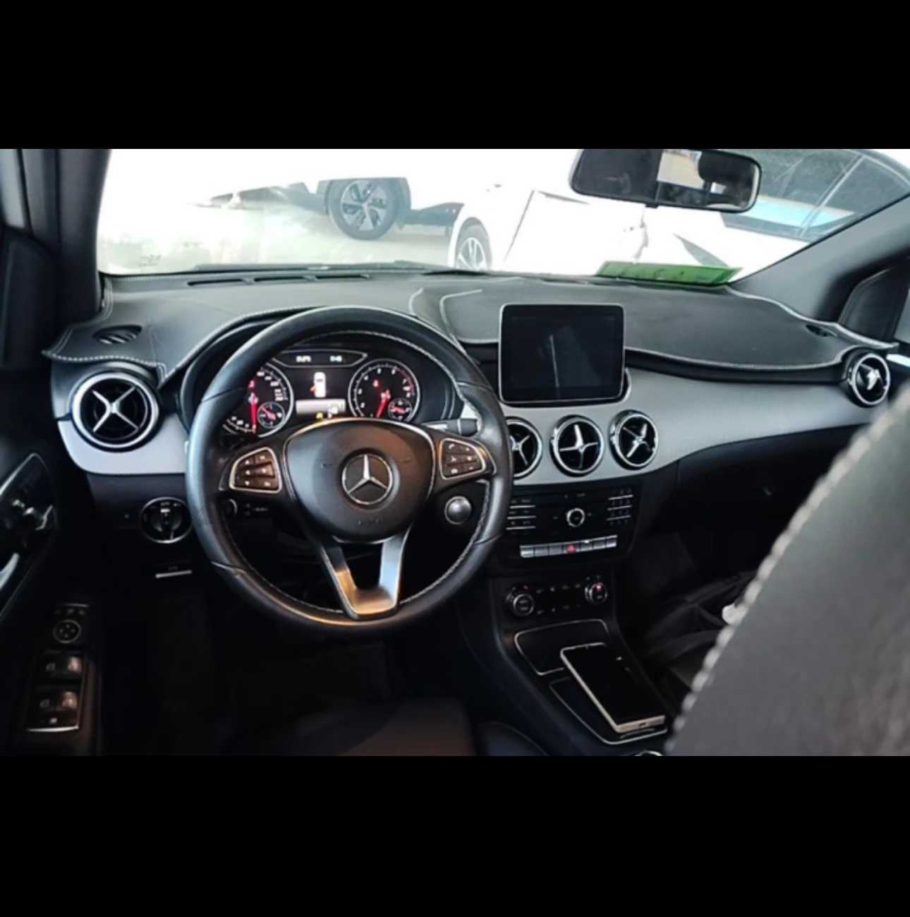 Mercedes-Benz B200 Fashion - interior