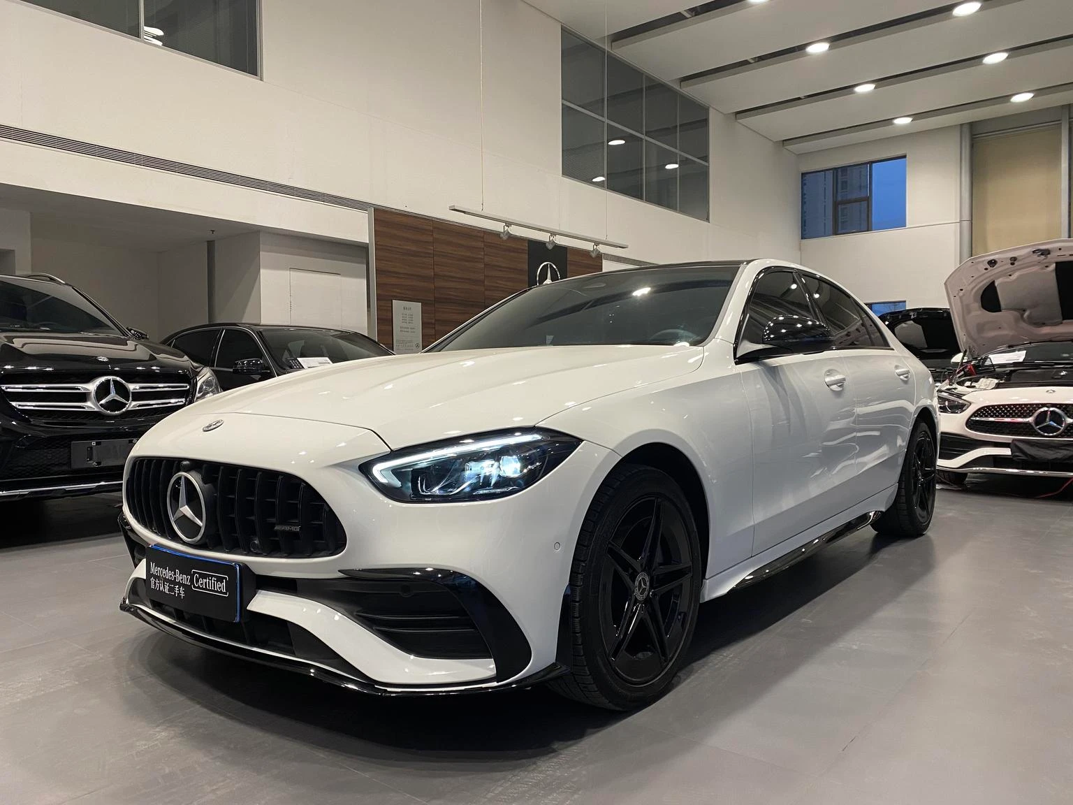 Mercedes-Benz C-Class  260 L Night Edition Sport