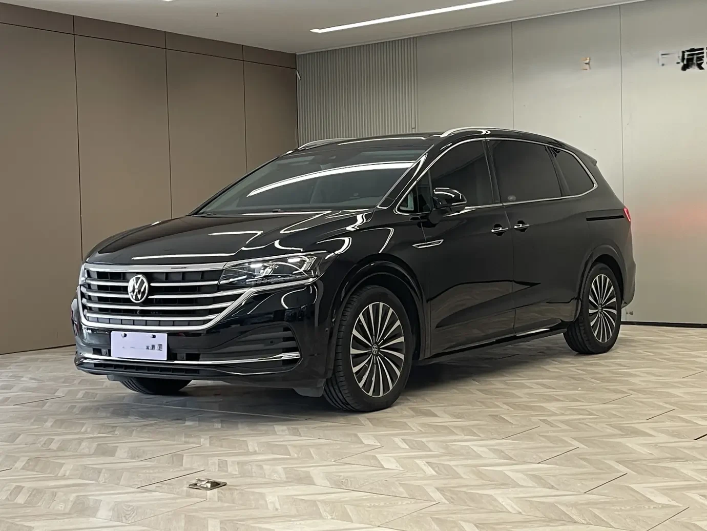 Volkswagen Viloran 380TSI Prestige Edition