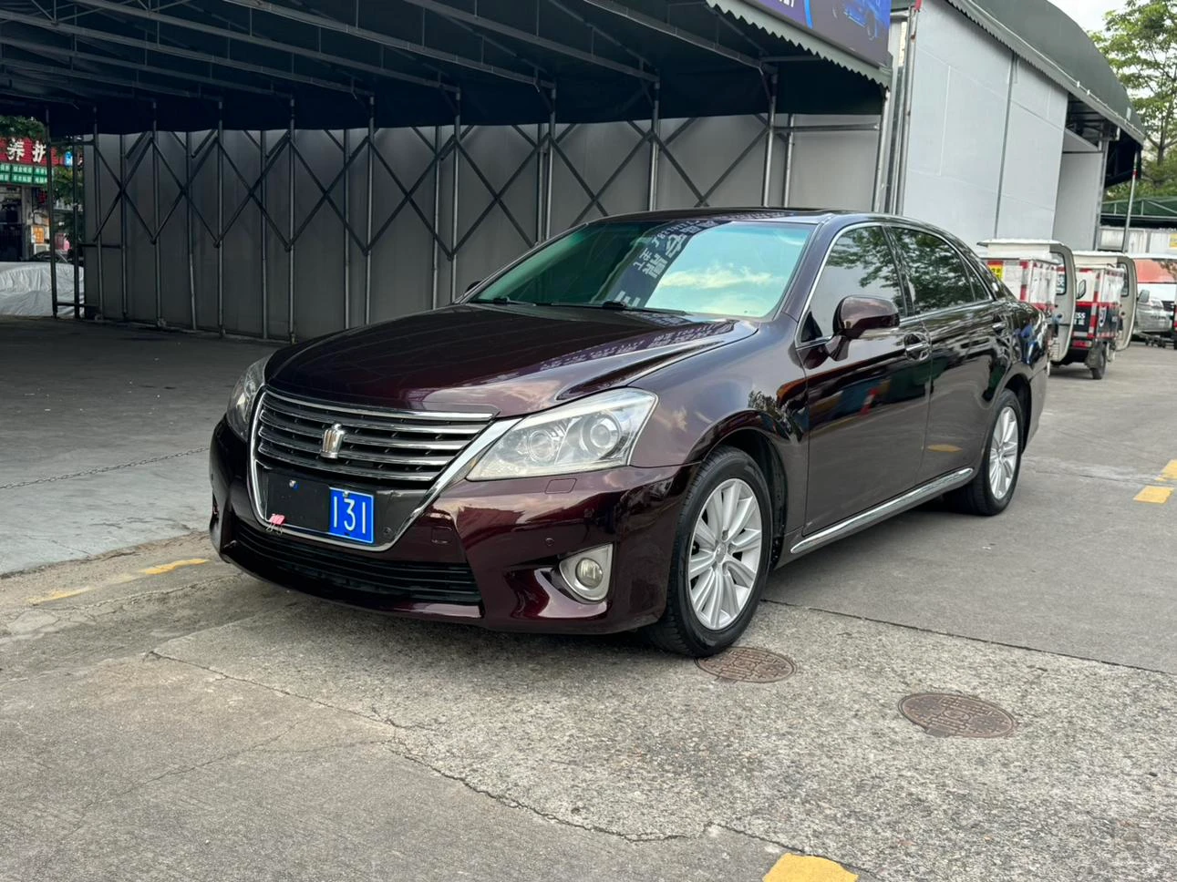 Toyota Crown 2.5L Royal (Navi Trim) 