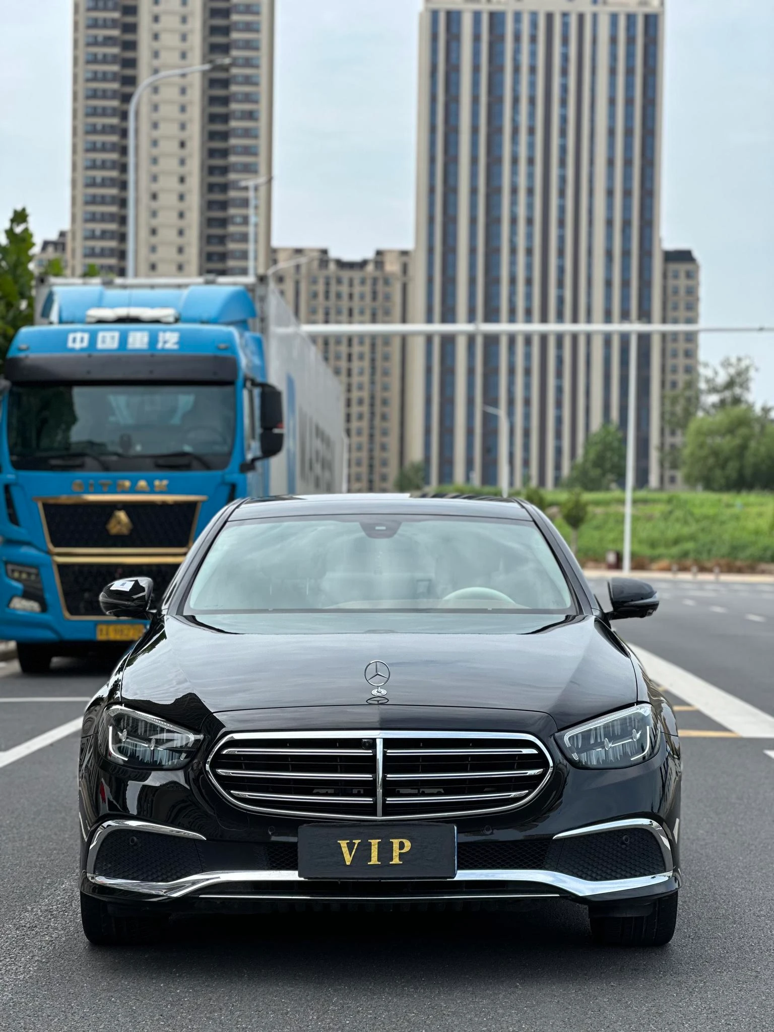 Mercedes-Benz E-Class E300 L - exterior