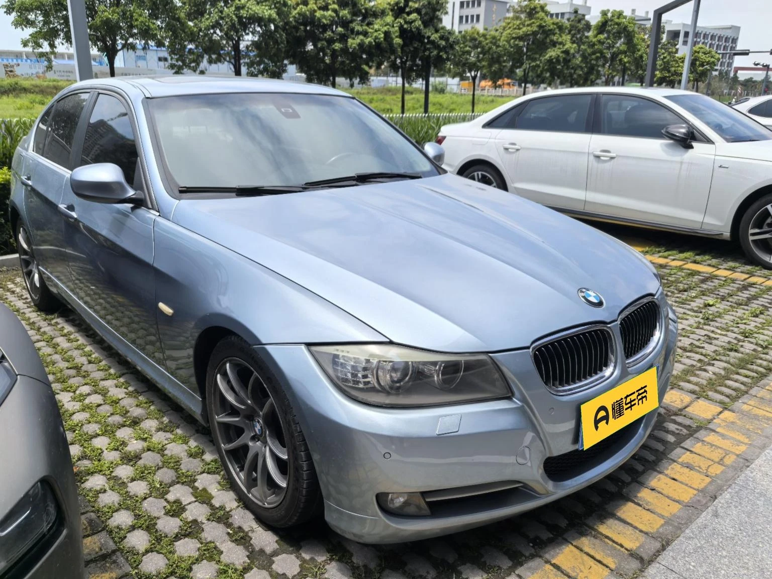 BMW 3 Series 320i 