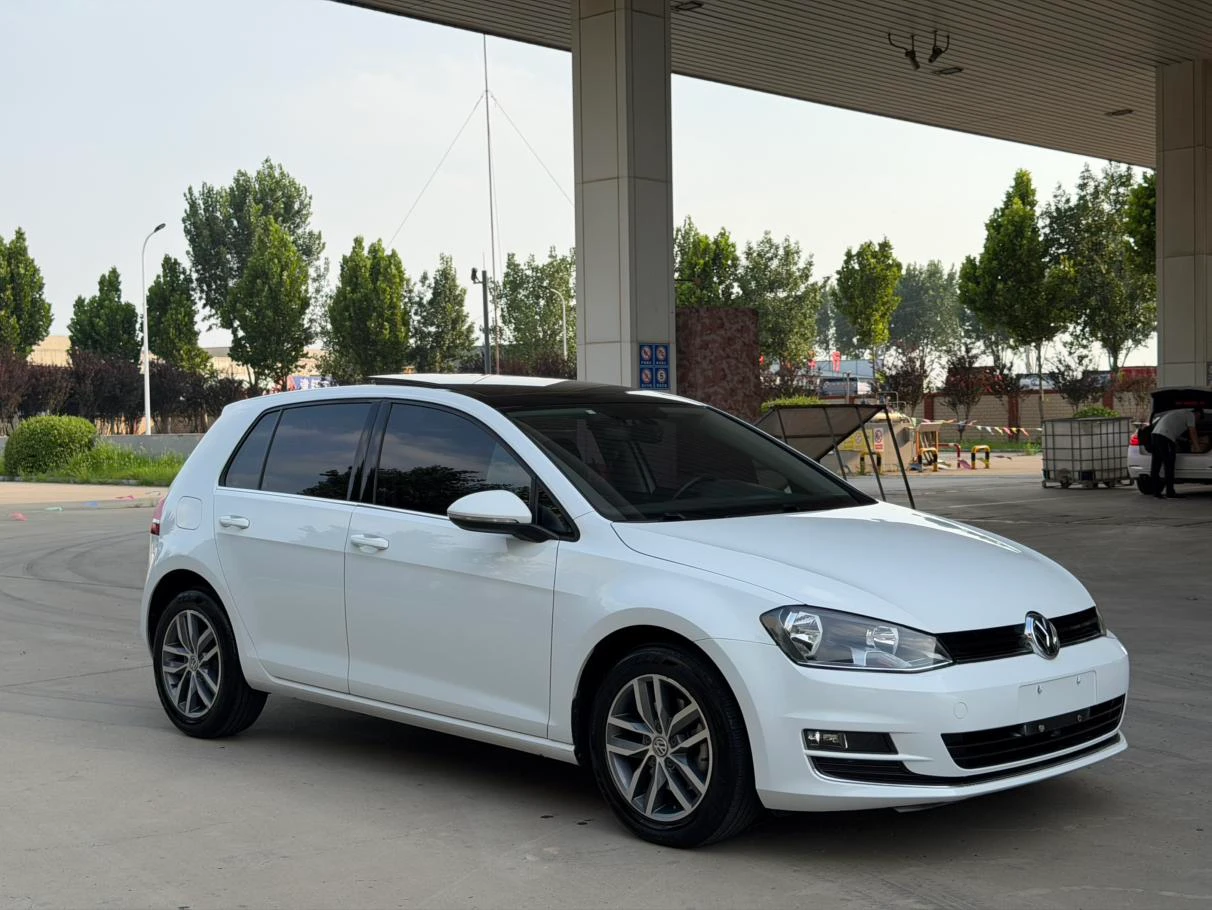 Volkswagen Golf 230TSI Automatic Luxury Trim - exterior