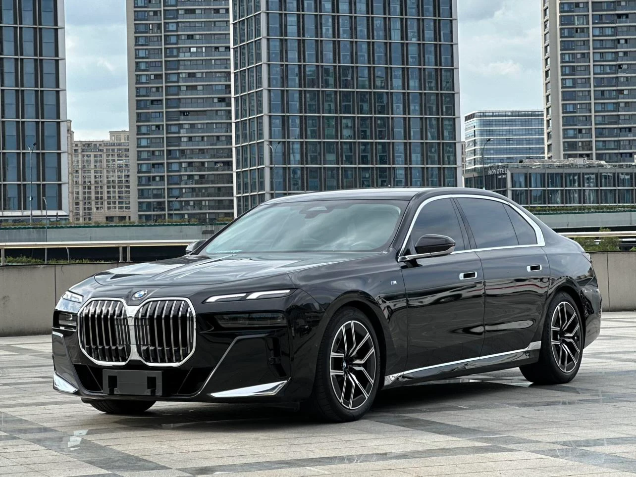 BMW 7 Series 735Li M Sport Package