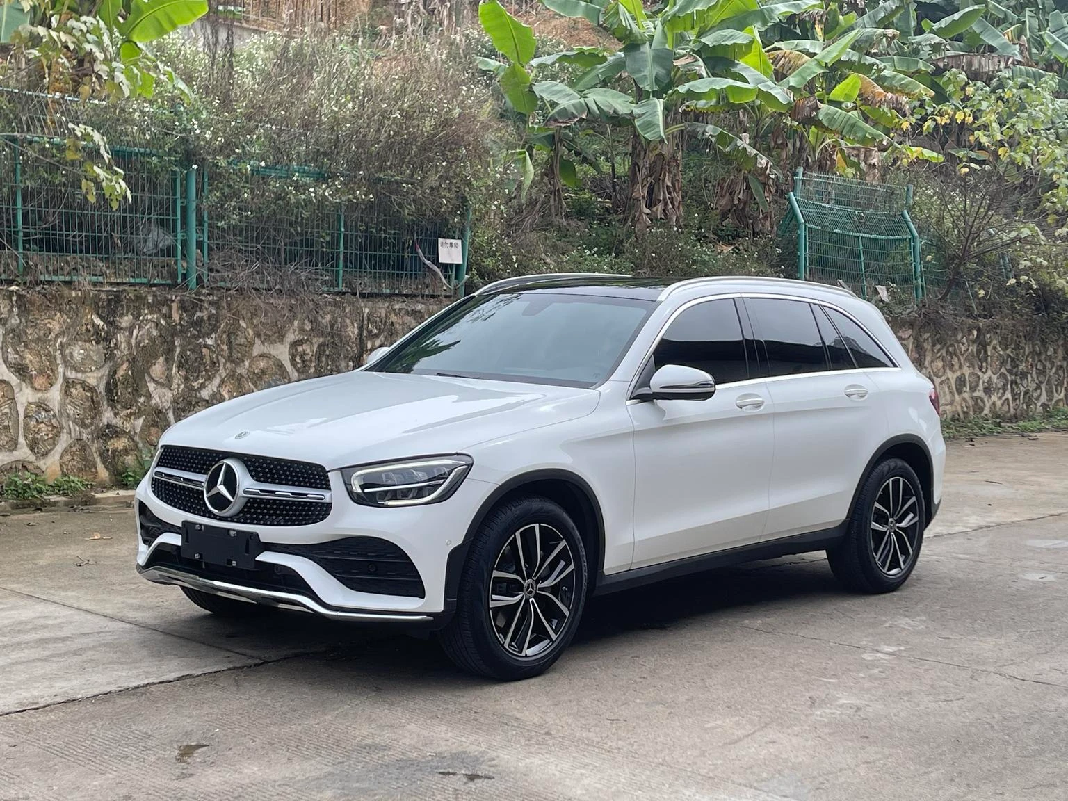 Mercedes-Benz GLC-Class GLC260 L 4MATIC - exterior