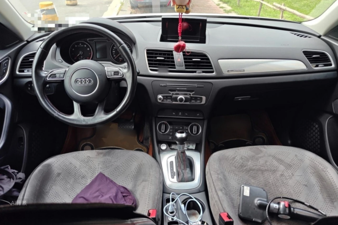 Audi Q3 35TFSI Quattro  - interior