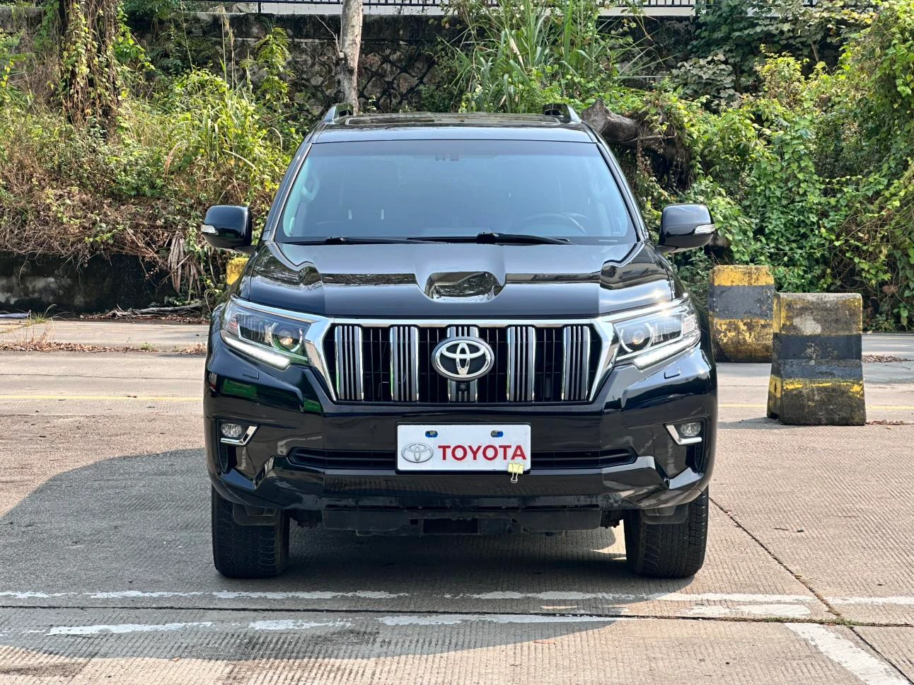 Toyota Prado 3.5L V6  - exterior