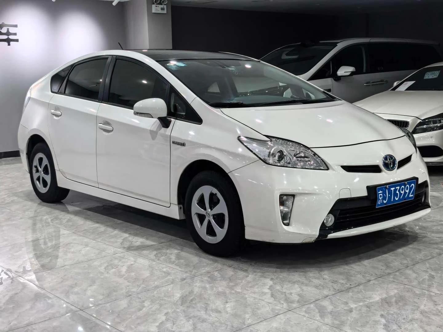 Toyota Prius 1.8L (Luxury Advanced Trim) - exterior
