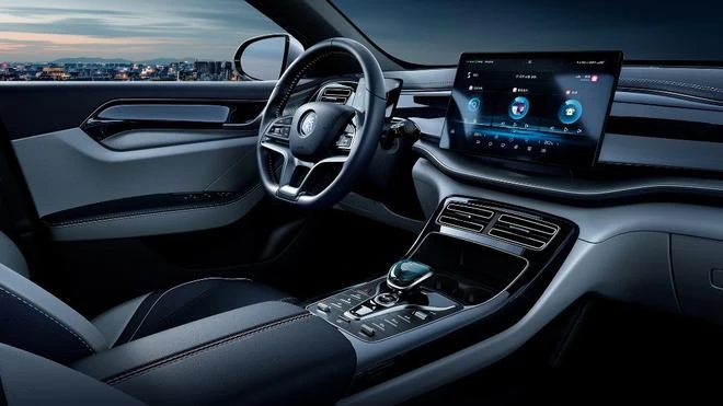  BYD Qin PLUS DM-i - interior