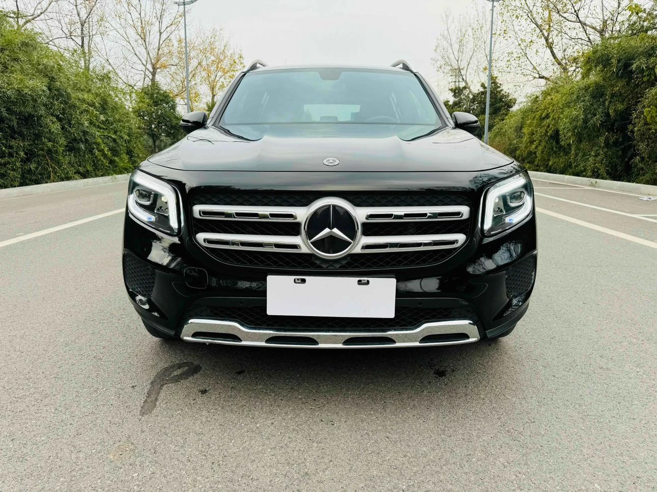Mercedes-Benz GLB-Class GLB220 - exterior