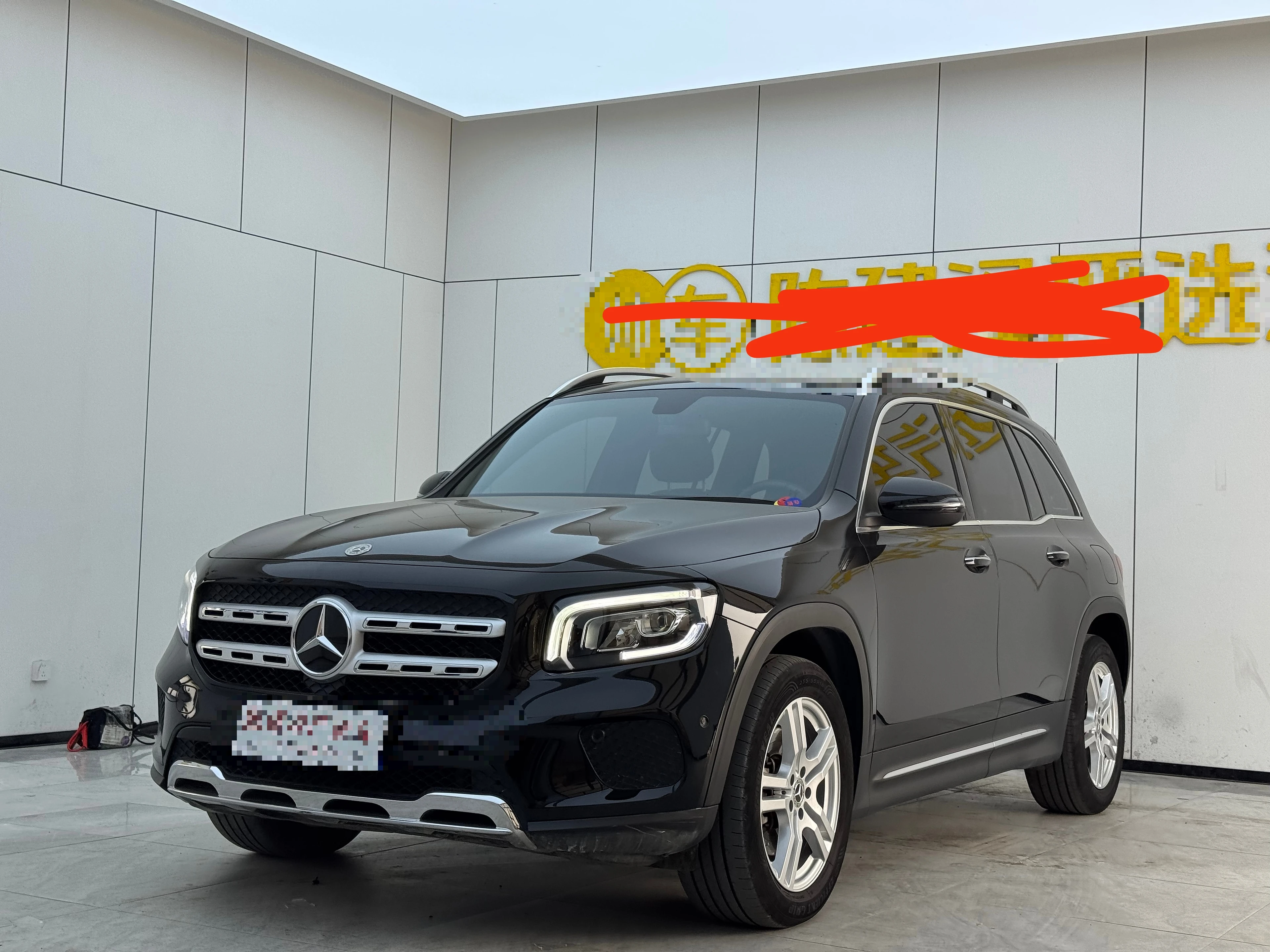 Mercedes-Benz GLB 220 - exterior