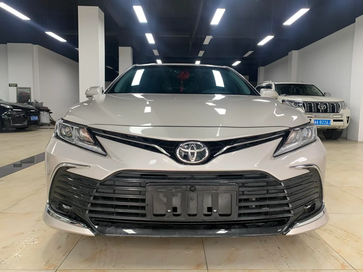 Toyota Camry 2.0GVP Leading Edition - exterior