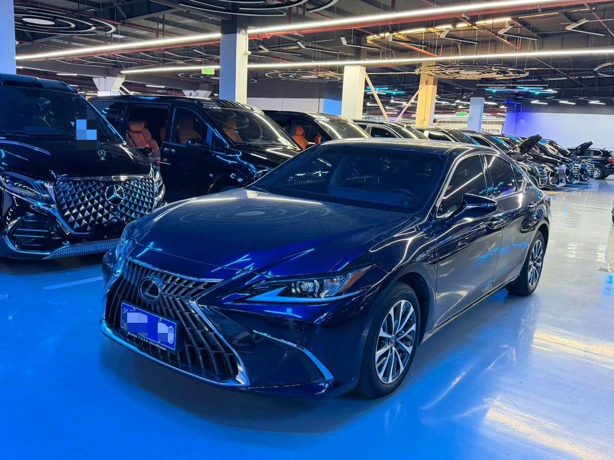 Lexus ES 200 Premium Edition