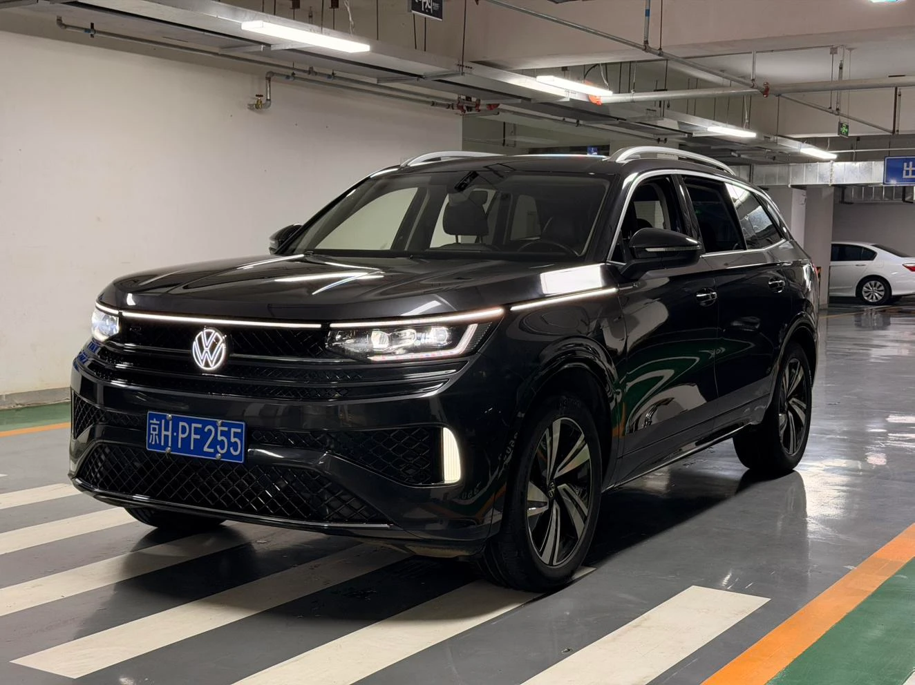Volkswagen Tavendor 380TSI DSG 4WD (R-Line Xunyou / Cruise Trim)