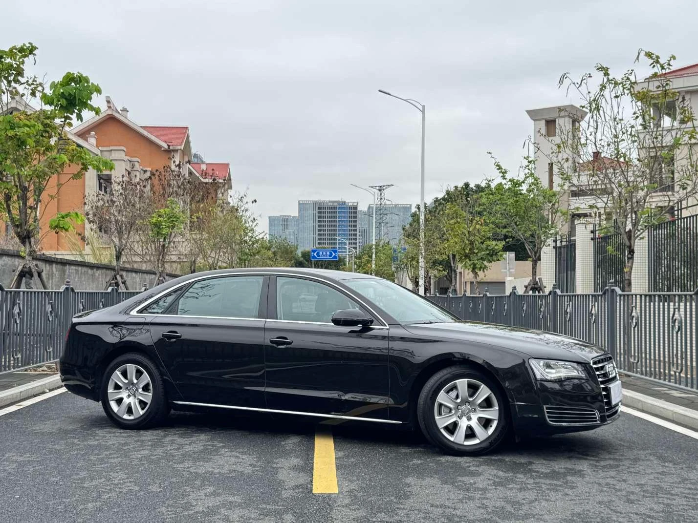 Audi A8L 45 TFSI quattro - exterior