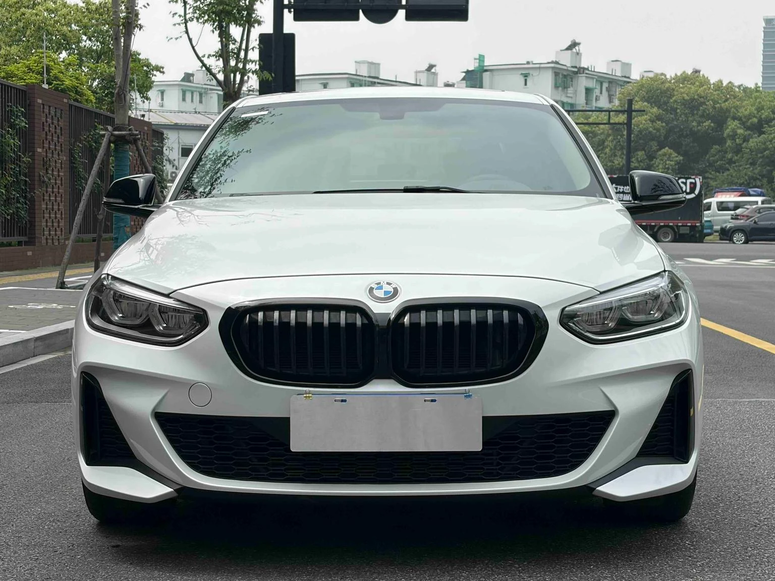 BMW 1 Series 125i M Sport Shadow Edition - exterior