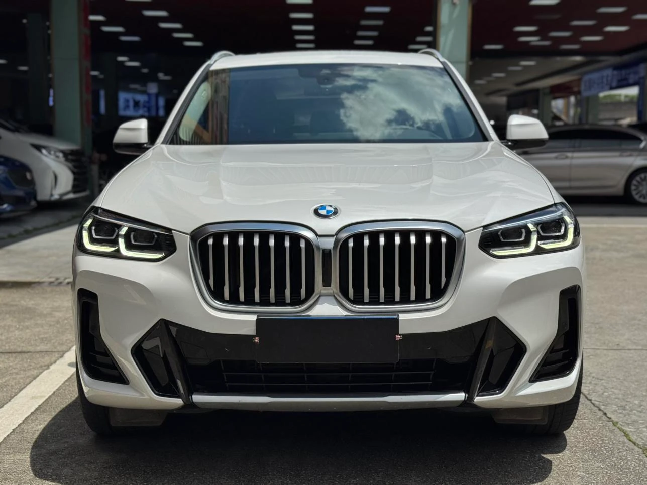 BMW X3 xDrive25i M Sport Package - exterior