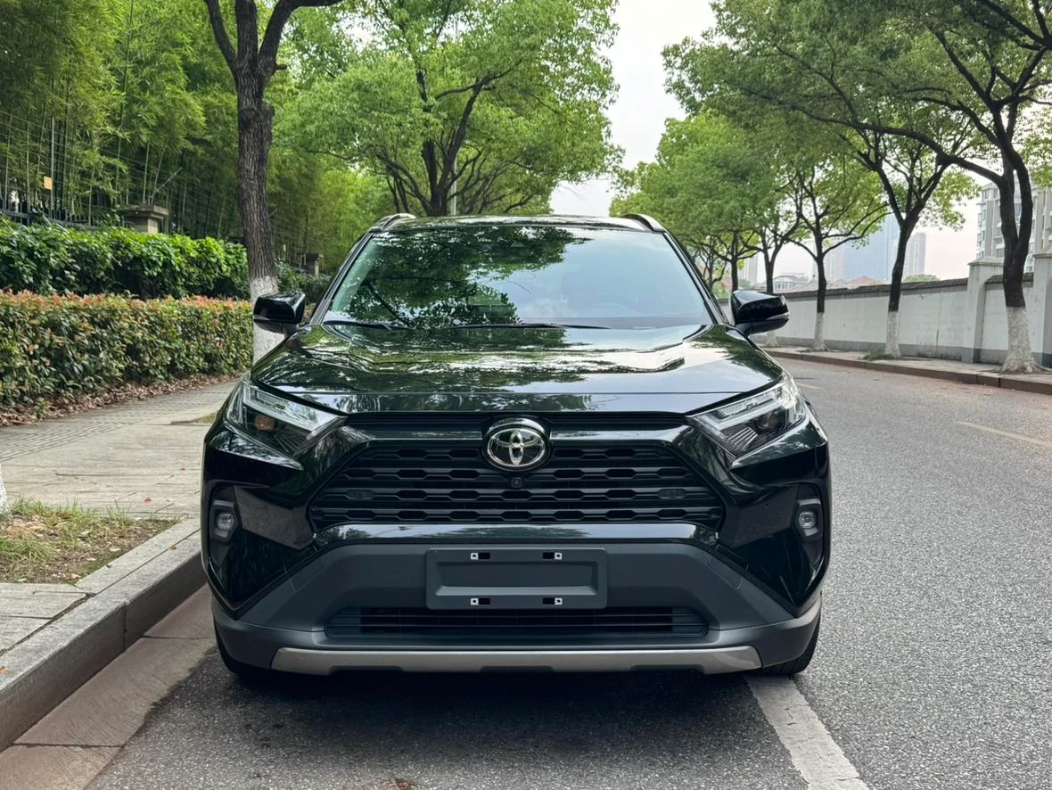 Toyota RAV4 2.0L CVT 2WD Fashion Plus - exterior