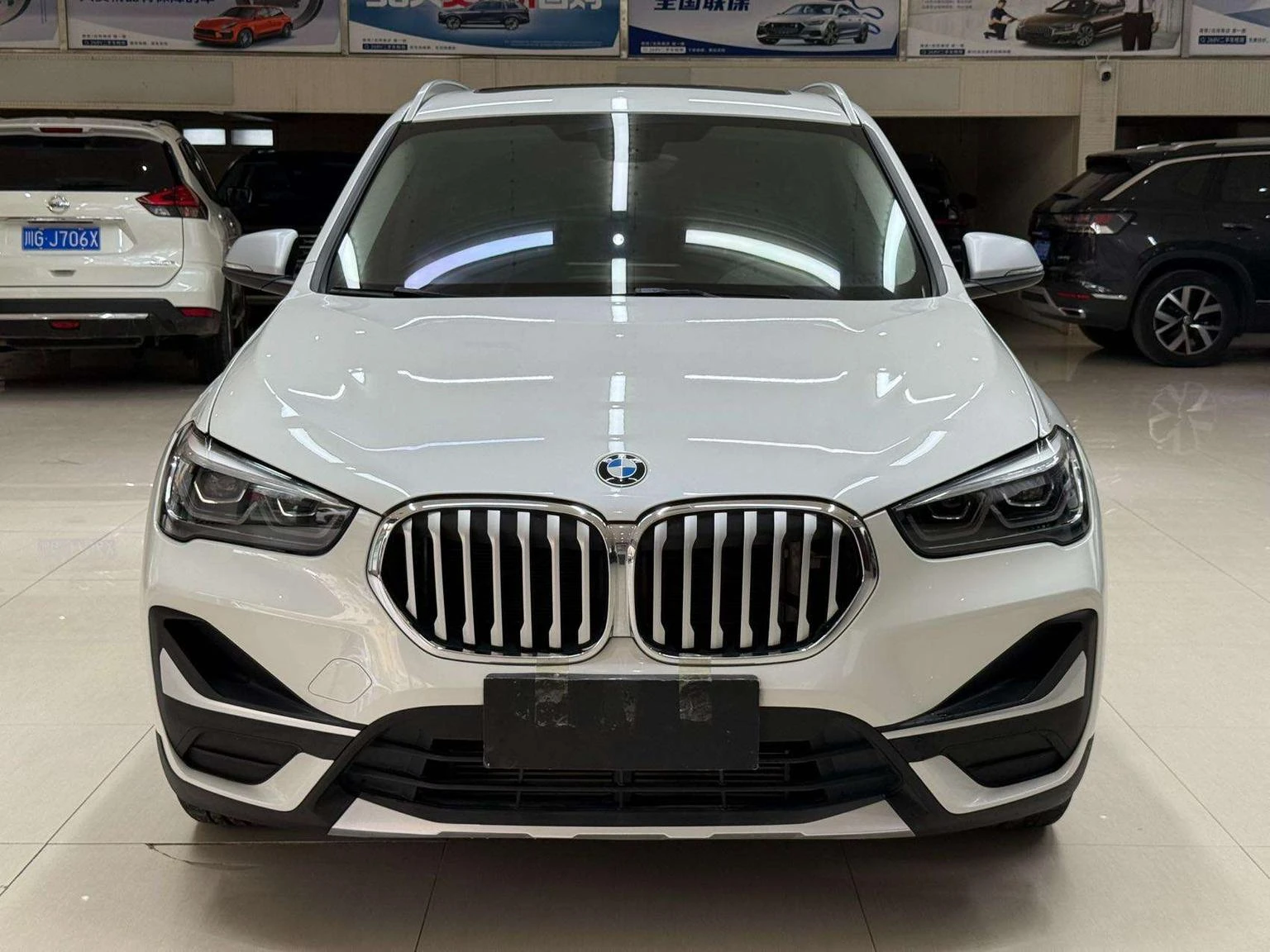 BMW X1 sDrive20Li  M Sport - exterior