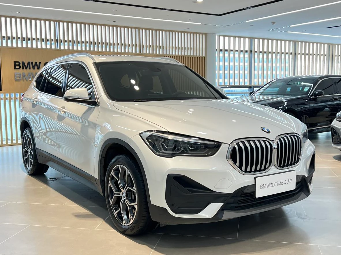 BMW X1 sDrive25Li Leading - exterior