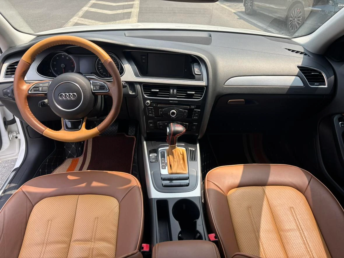 Audi A4L - interior