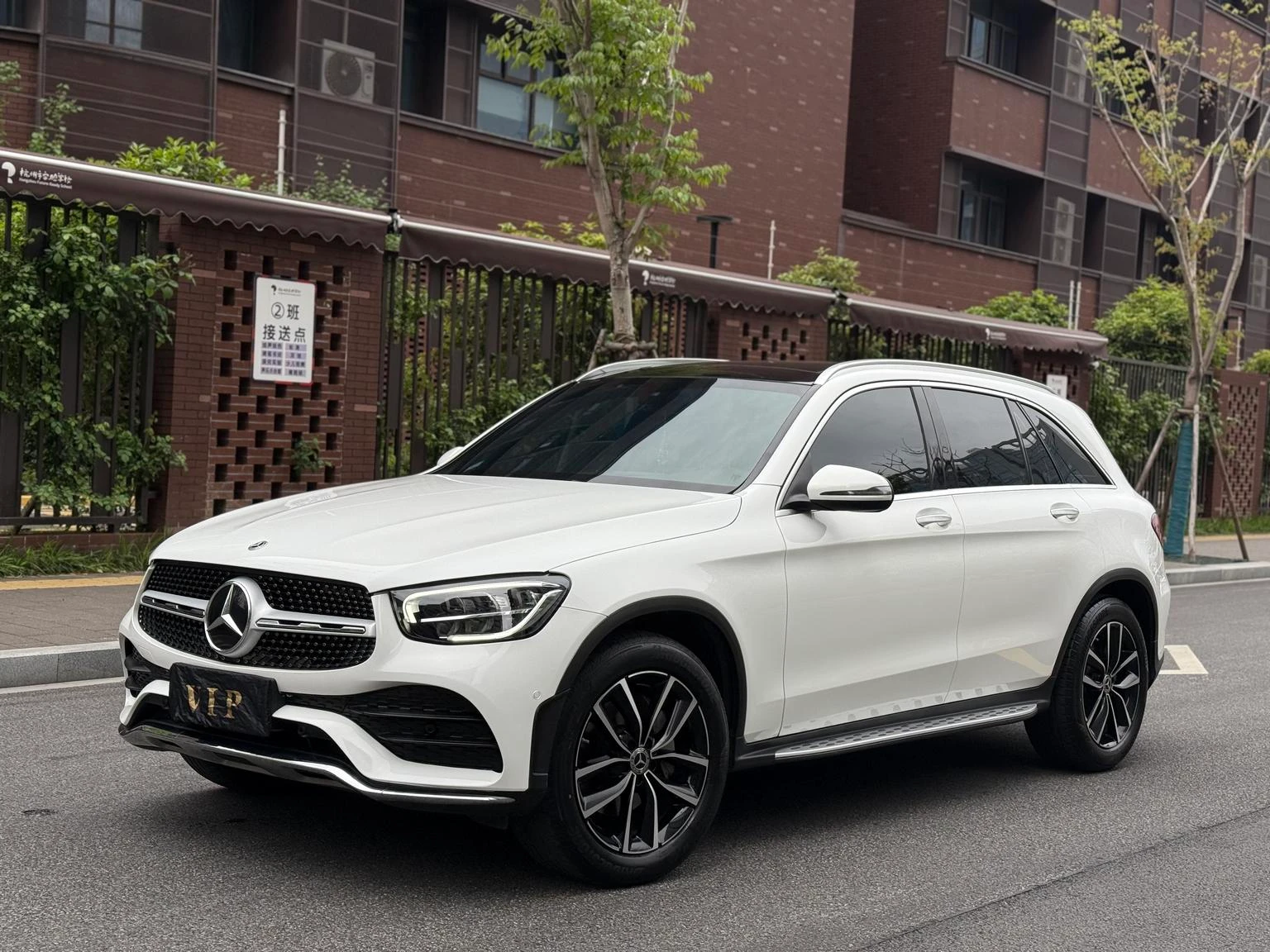 Mercedes-Benz GLC-class  260 L 4MATIC Luxury - exterior