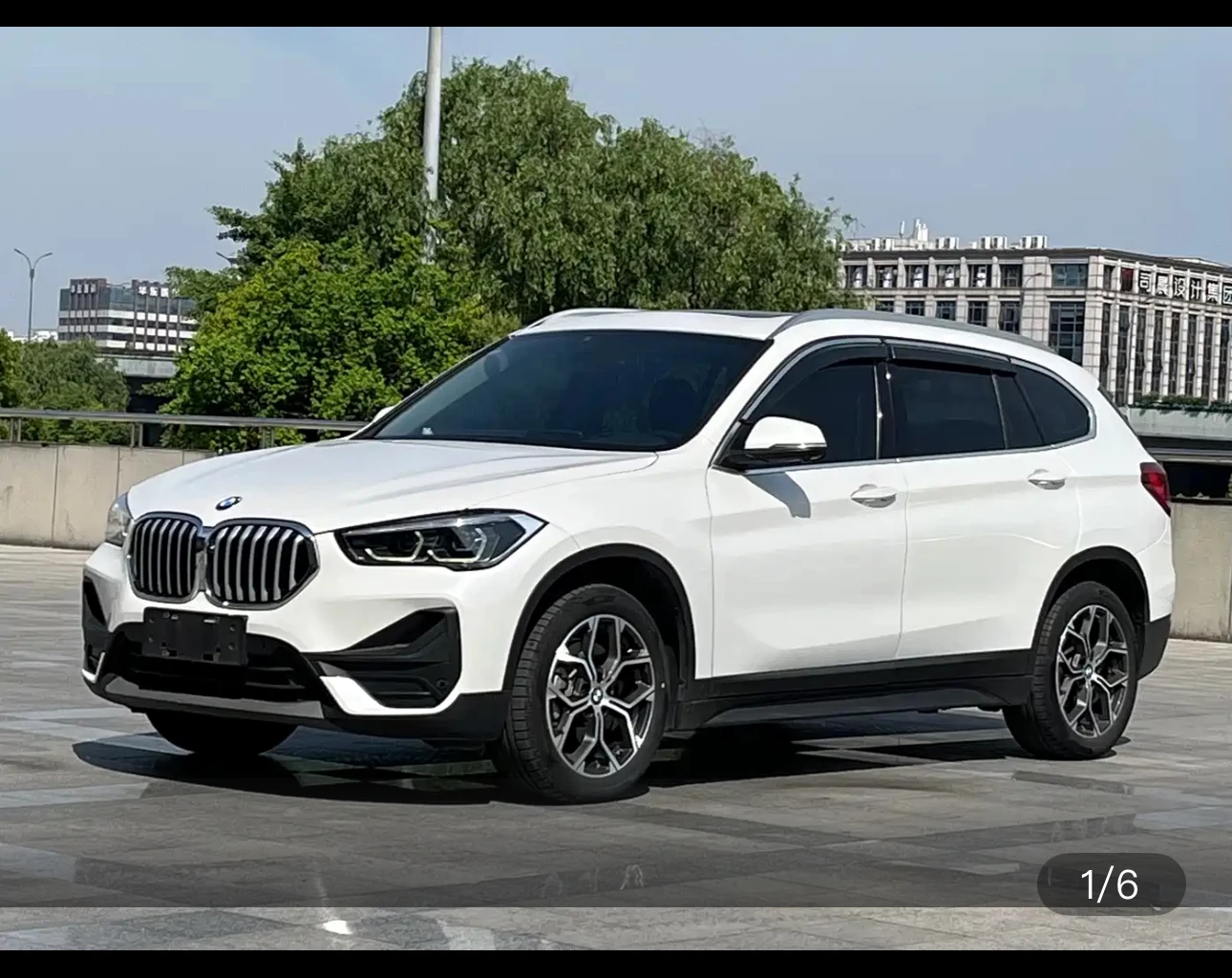 BMW X1 Leading
