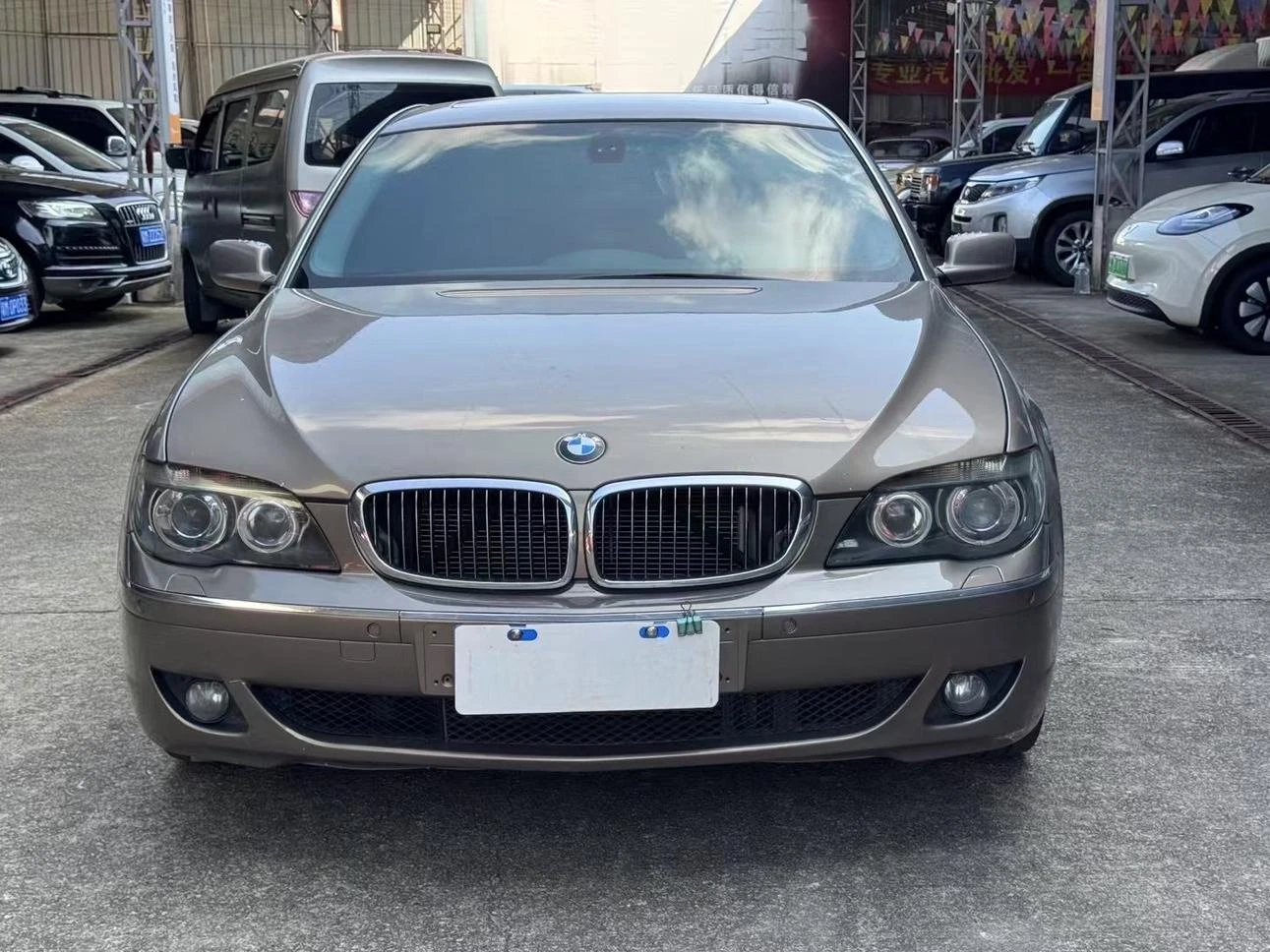 BMW 730Li De-contented Version - exterior