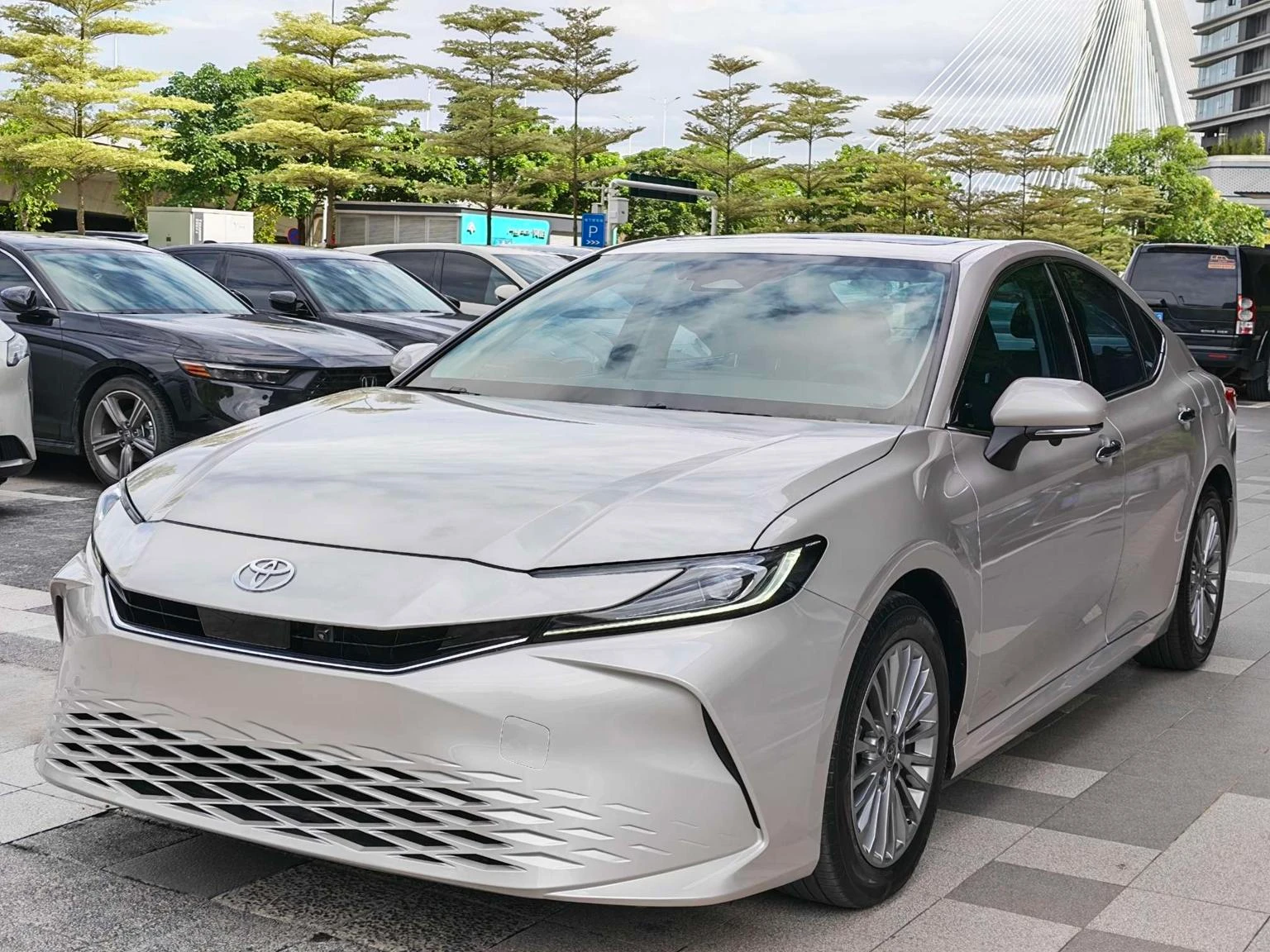 Toyota Camry 2.0GVP Luxury Edition