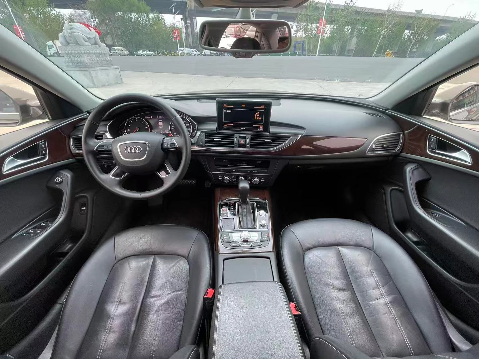 Audi A6L - interior