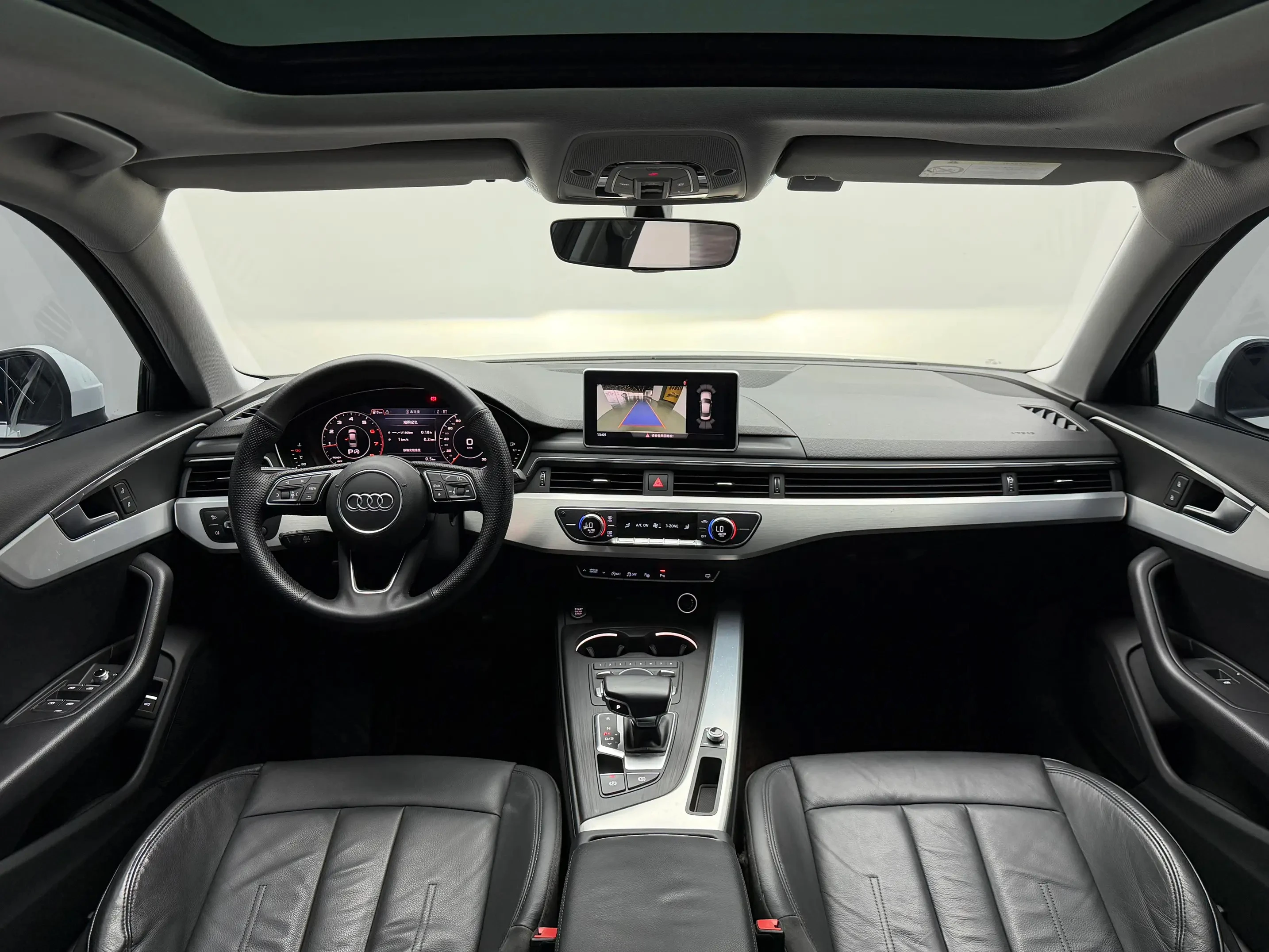 Audi A4L  40TFSI  - interior