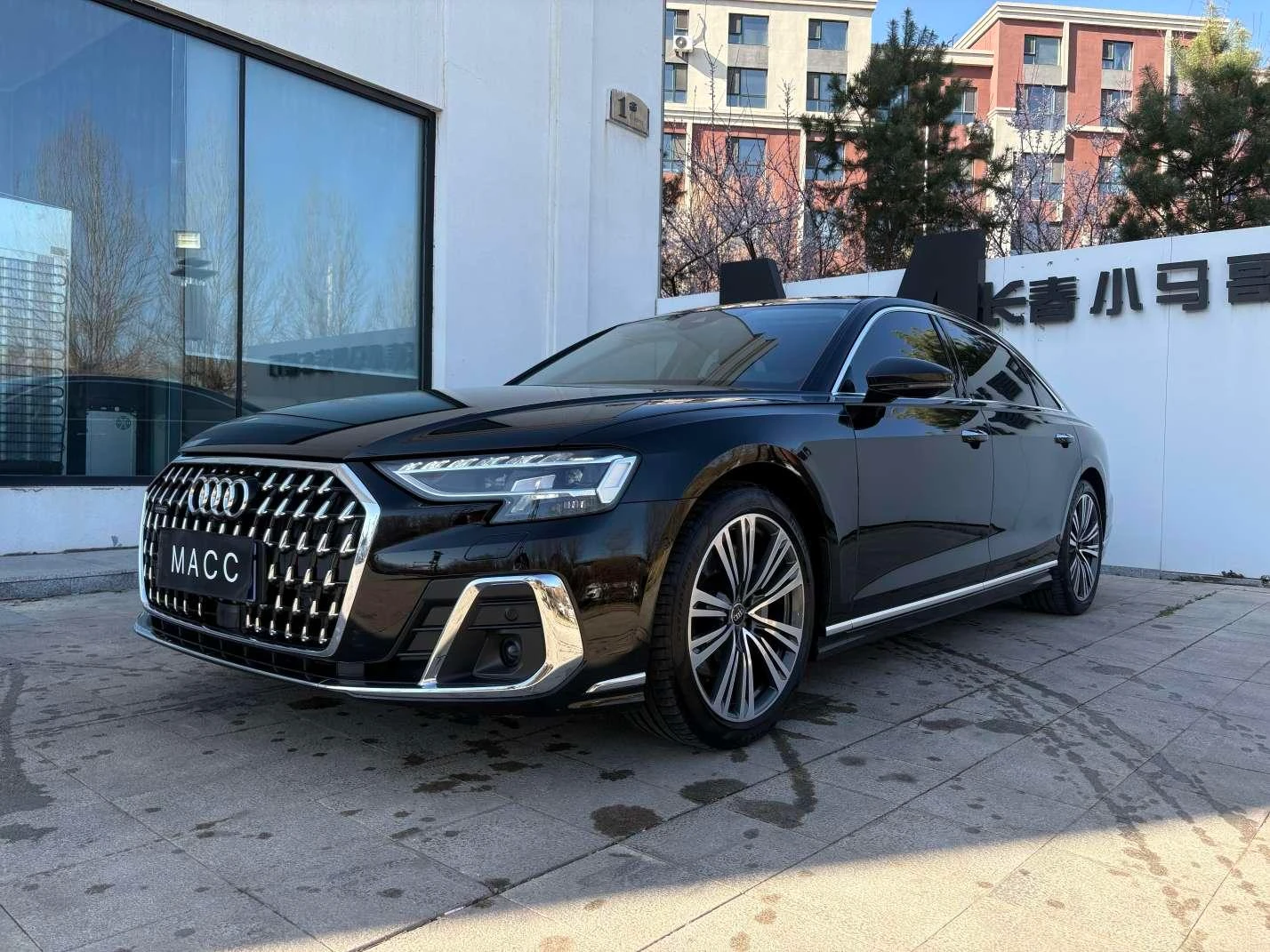 Audi A8L 50 TFSI Quattro - exterior