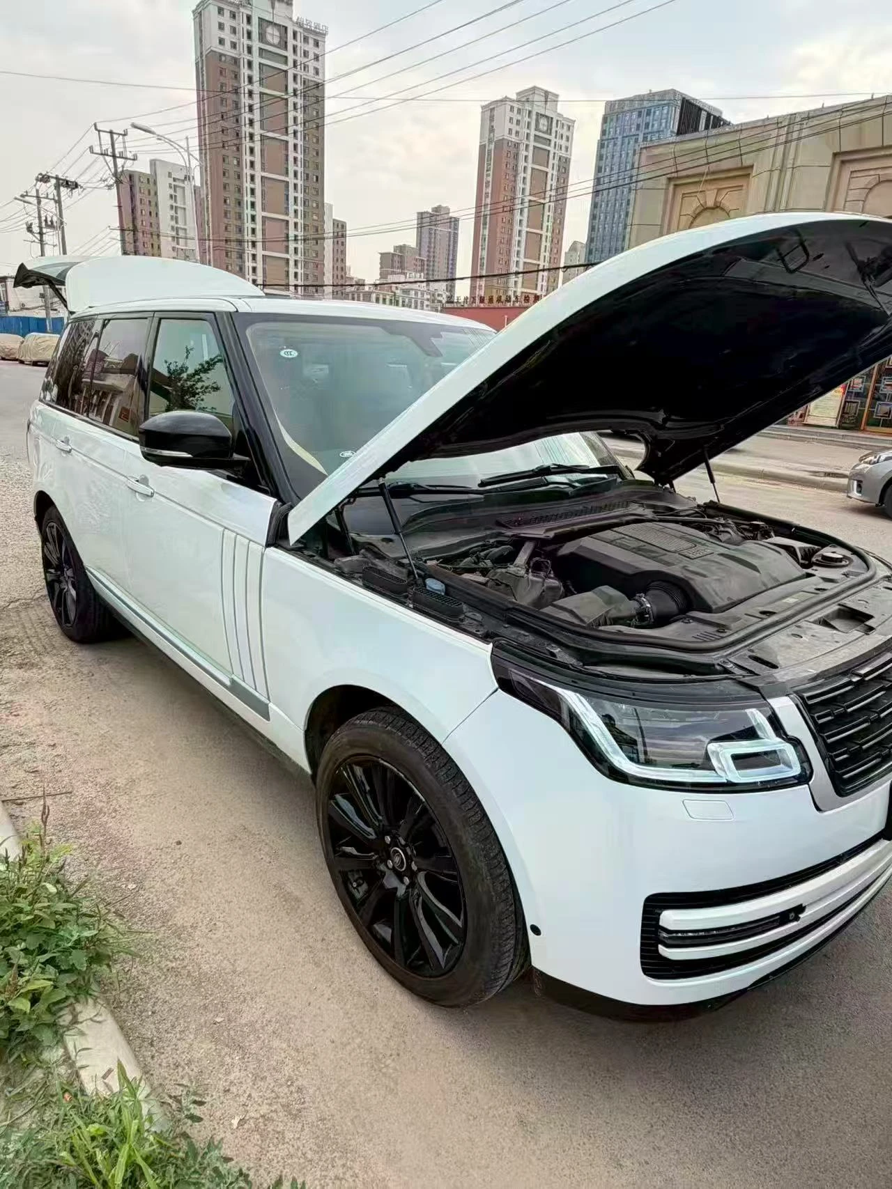 Land Rover Range Rover 5.0L V8 Vogue
